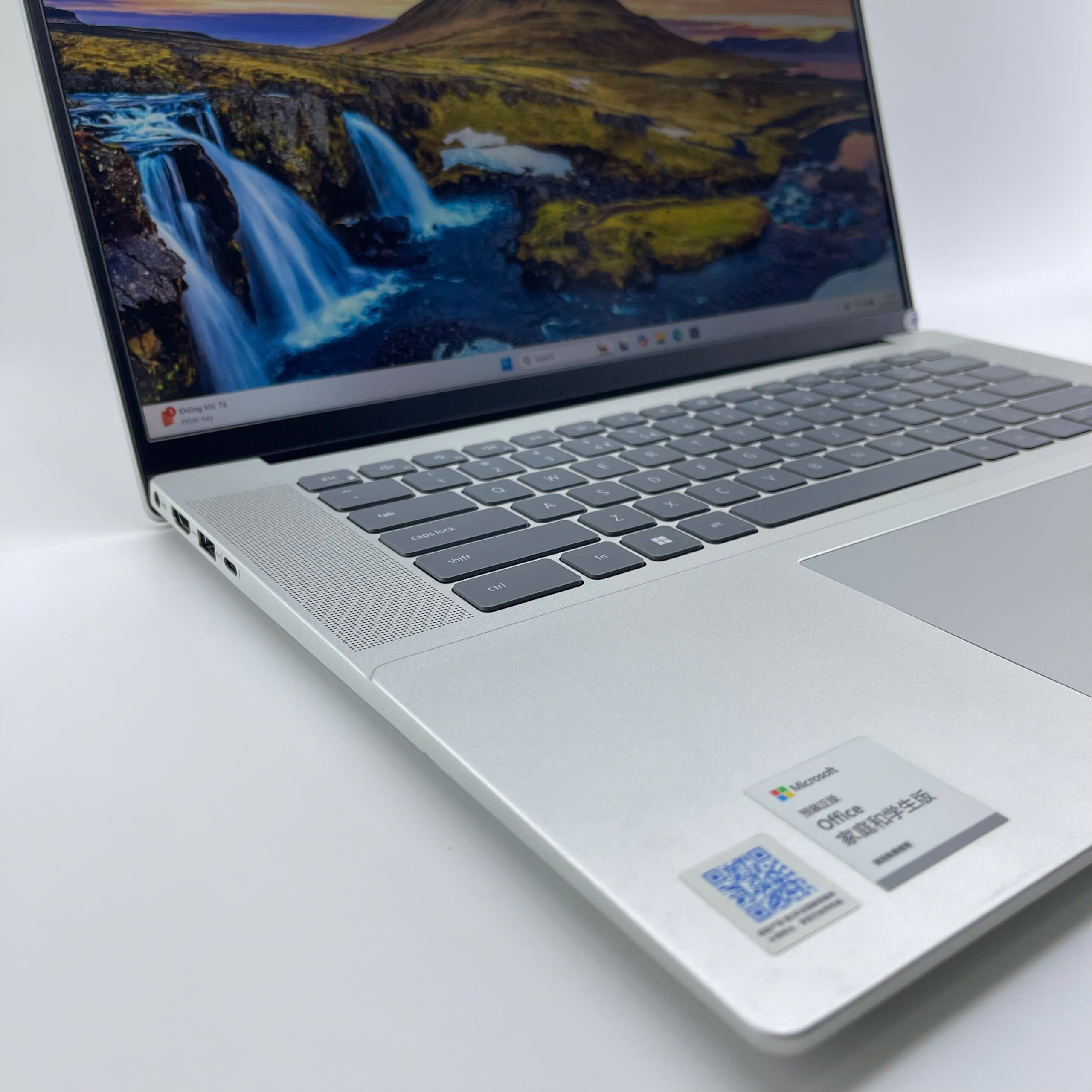 z7274761468533_68dccc746d5aa3448fa079d96216d401