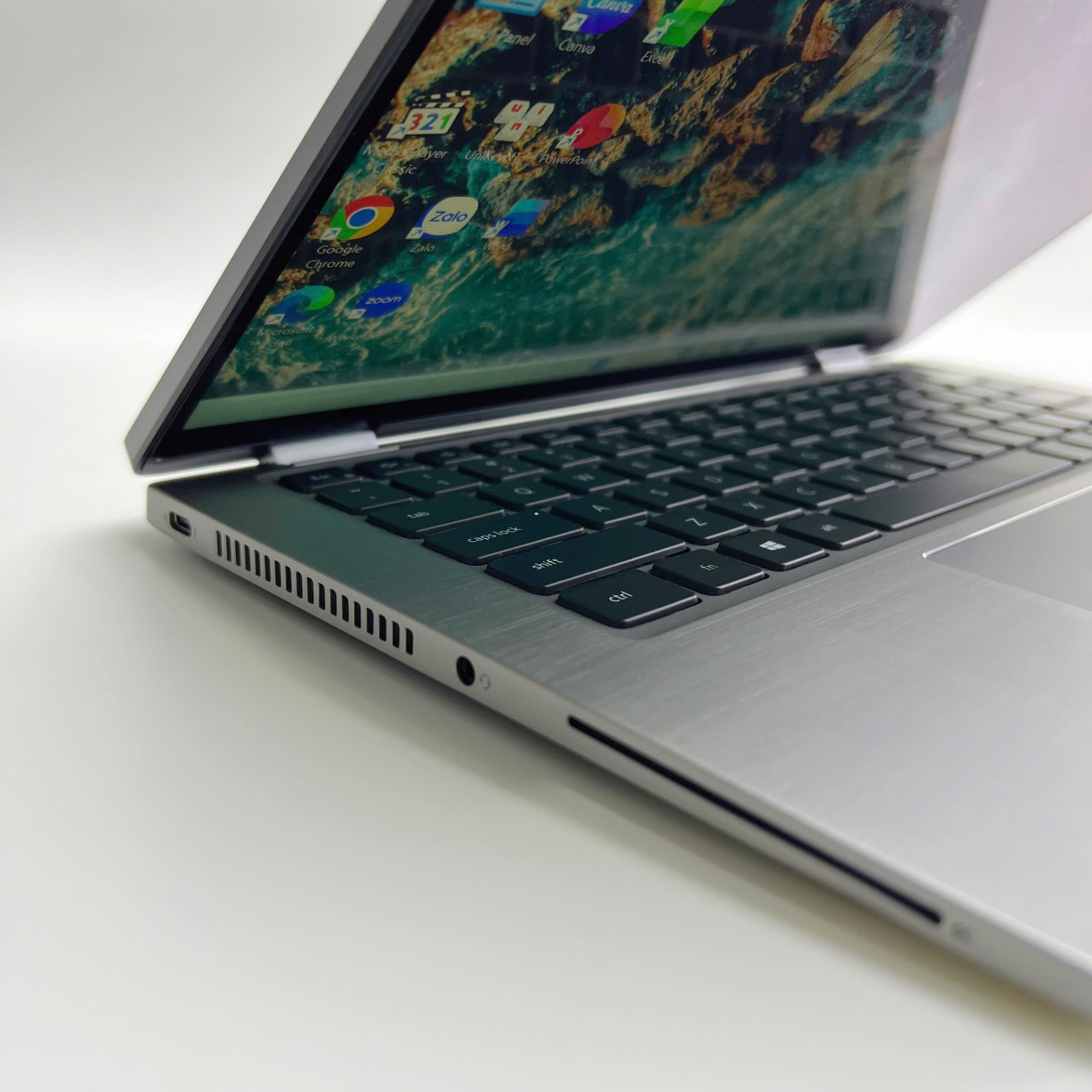 z7611858719325_409b8650b1f231a536107550439a4fcd