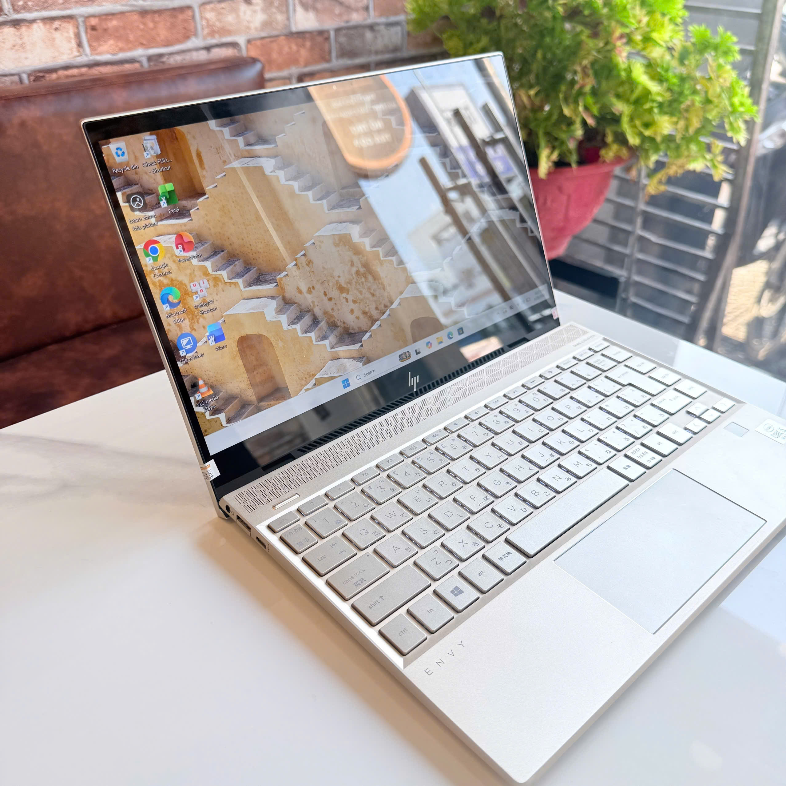 z7649764887016_ea08e0781072ec171a961eb234f1f409