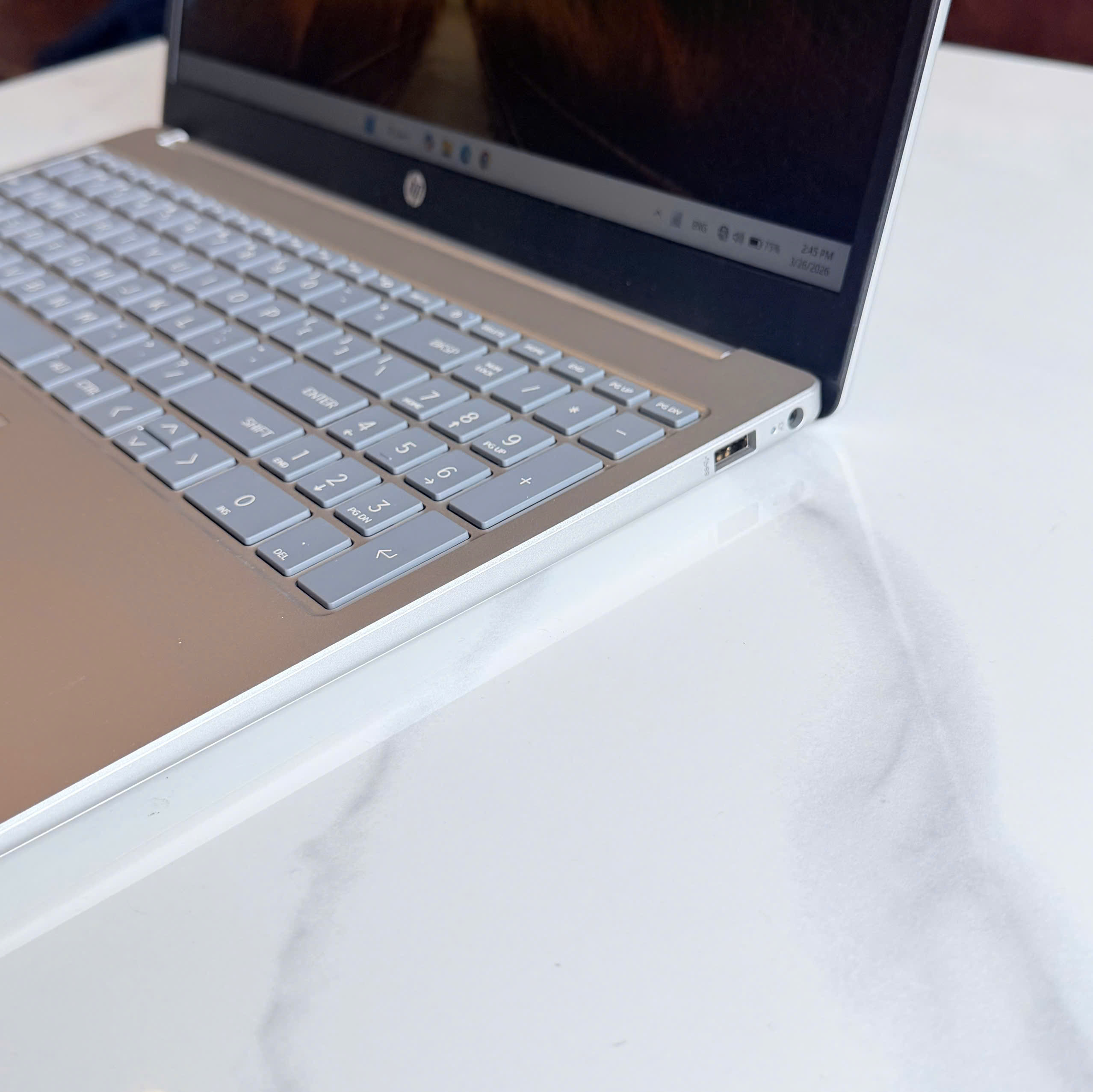 z7660007558637_c4e9bde7928ccb1ff86b652ecb001321