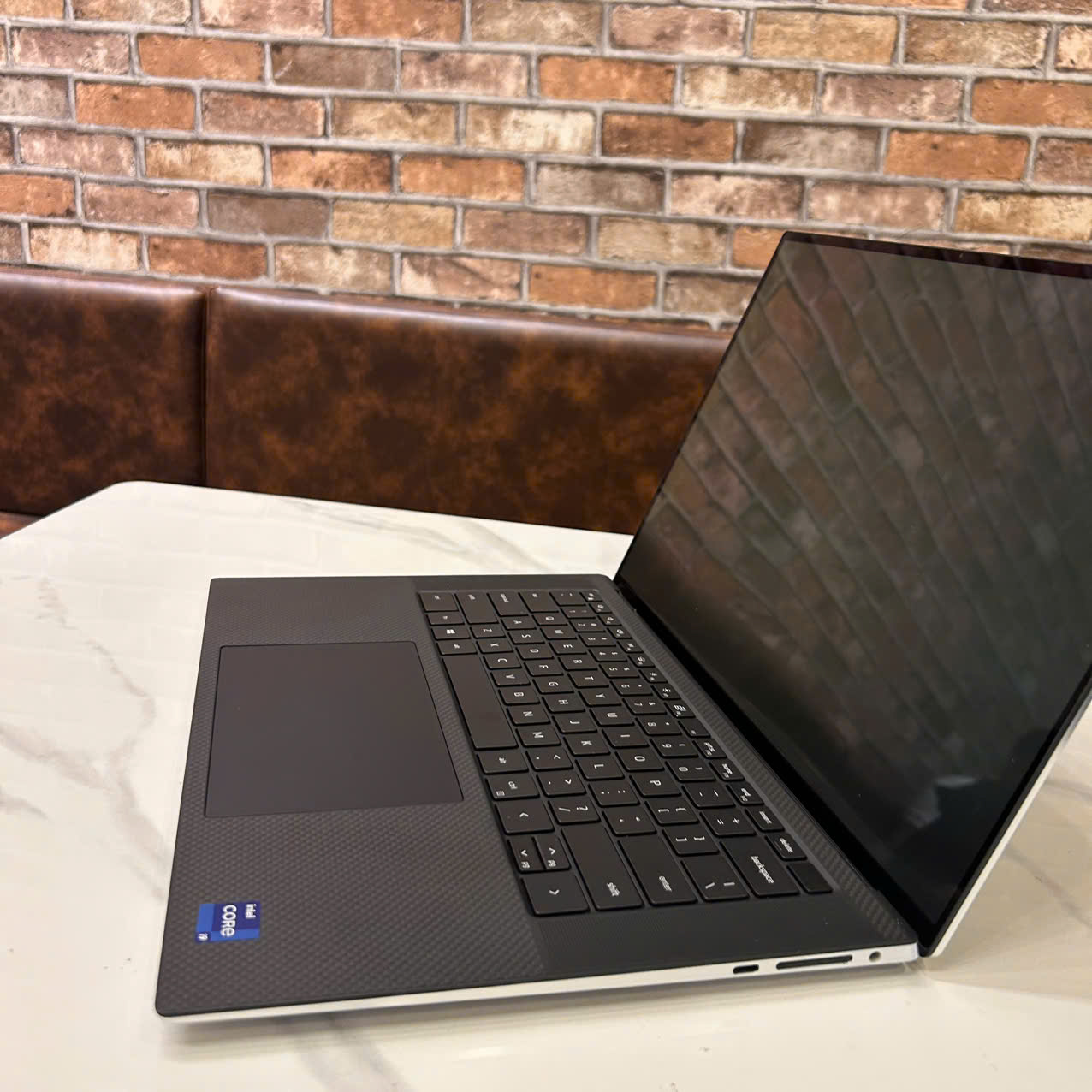 z7677808784594_44936a5eba9f4e98a9cbada4c46adda7