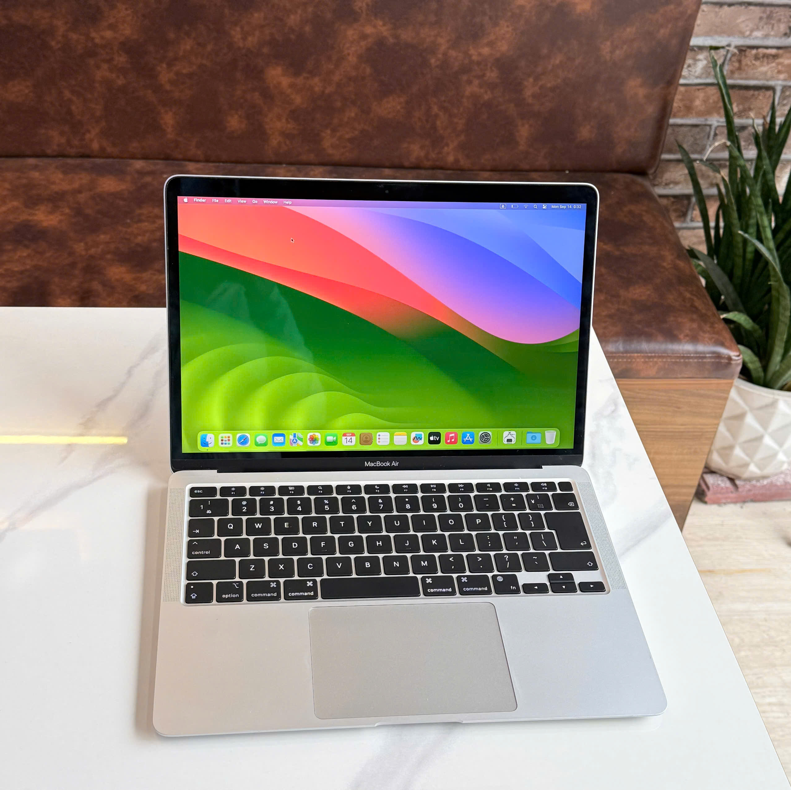 MacBook Air M1 2020 – Thiết kế tổng thể Apple MacBook Air M1 2020 RAM 8GB SSD 256GB