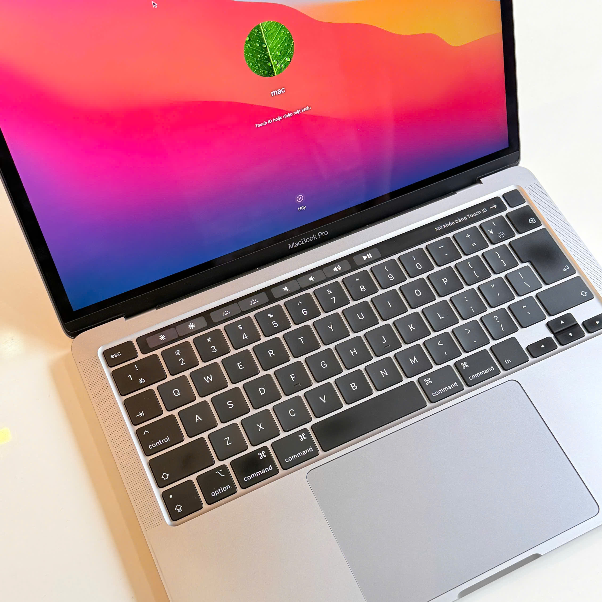 MacBook Pro 2020 – Màn hình Retina Màn hình Retina MacBook Pro 13 inch 2020