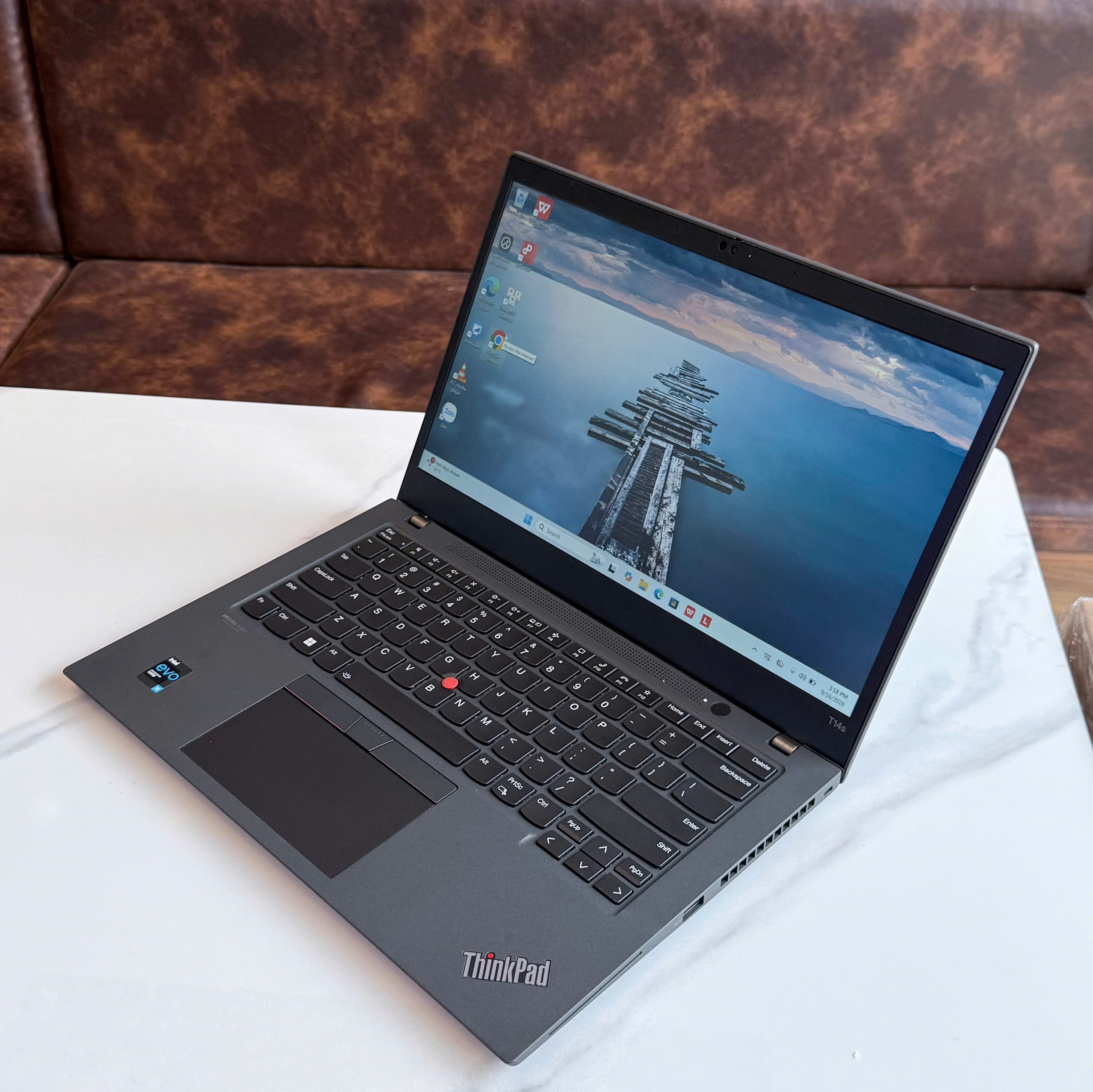 ThinkPad T14s Gen 2 – Thiết kế tổng thể Lenovo ThinkPad T14s Gen 2 2021 Core i5 RAM 16GB SSD 256GB