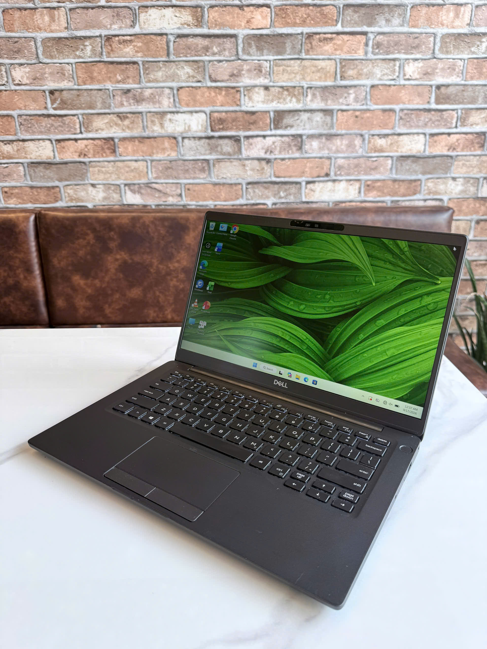 Dell Latitude 7400 – Màn hình Full HD Màn hình Dell Latitude 7400 14 inch Full HD