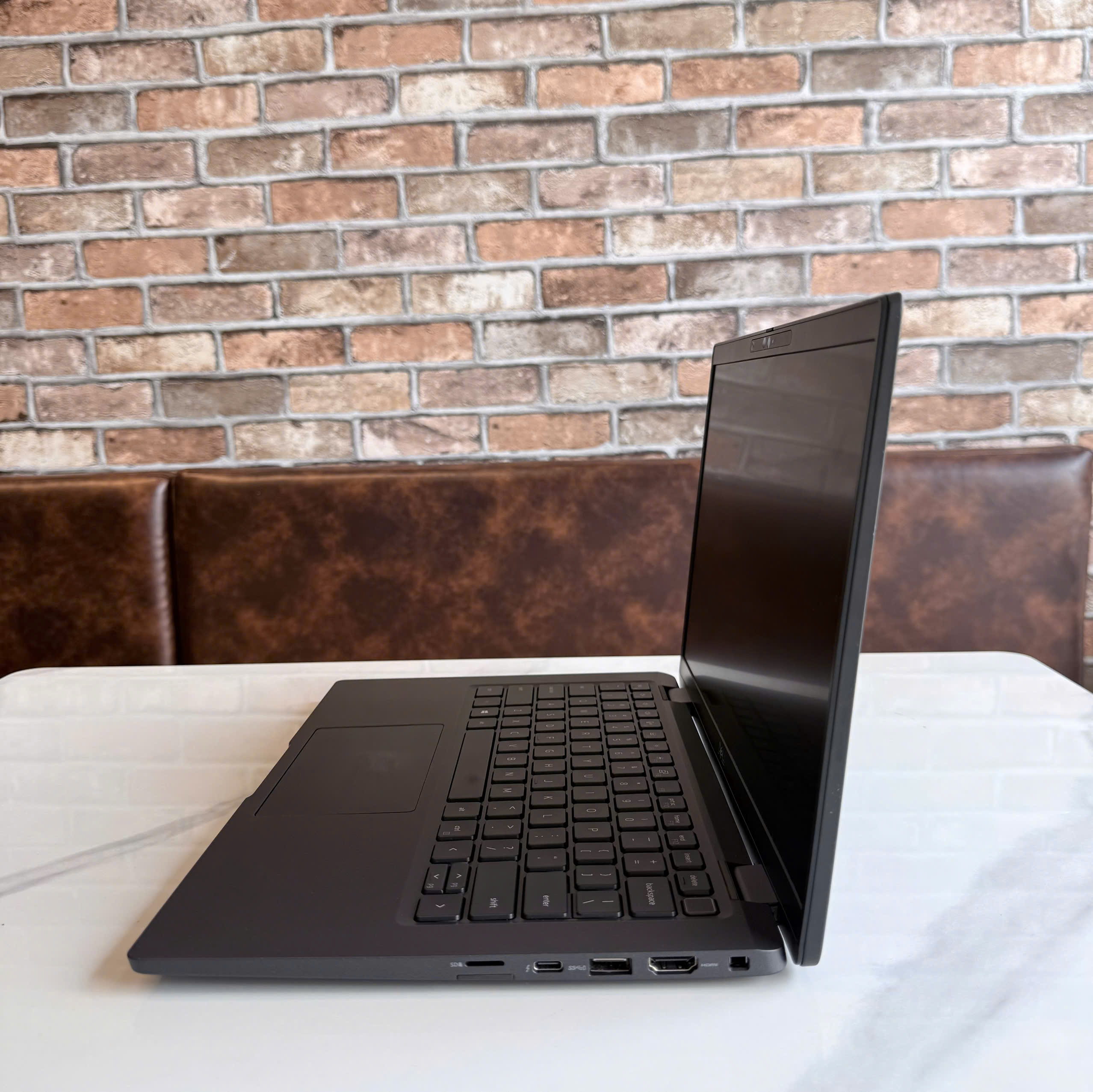 Dell Latitude 7420 – Màn hình Full HD Màn hình Dell Latitude 7420 14 inch Full HD