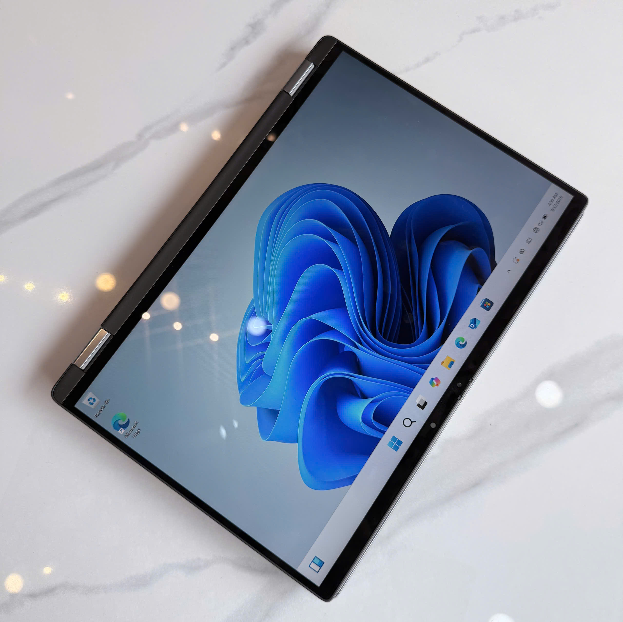 Dell Latitude 7450 2-in-1 – Màn hình cảm ứng Full HD+ Màn hình Dell Latitude 7450 2-in-1 Full HD Plus Touch