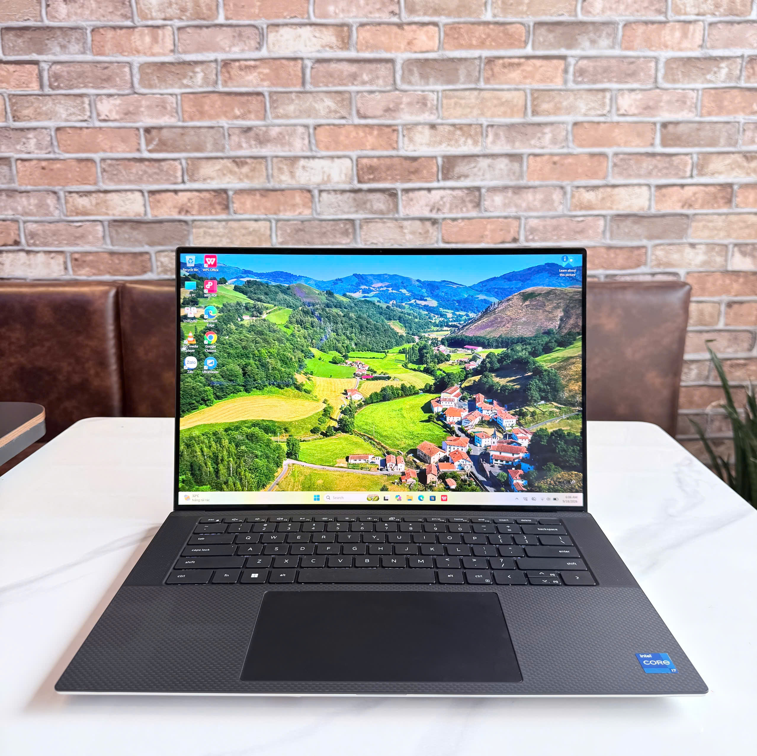 Dell XPS 15 9520 – Thiết kế tổng thể Dell XPS 15 9520 Core i7 RAM 32GB SSD 1TB RTX 3050