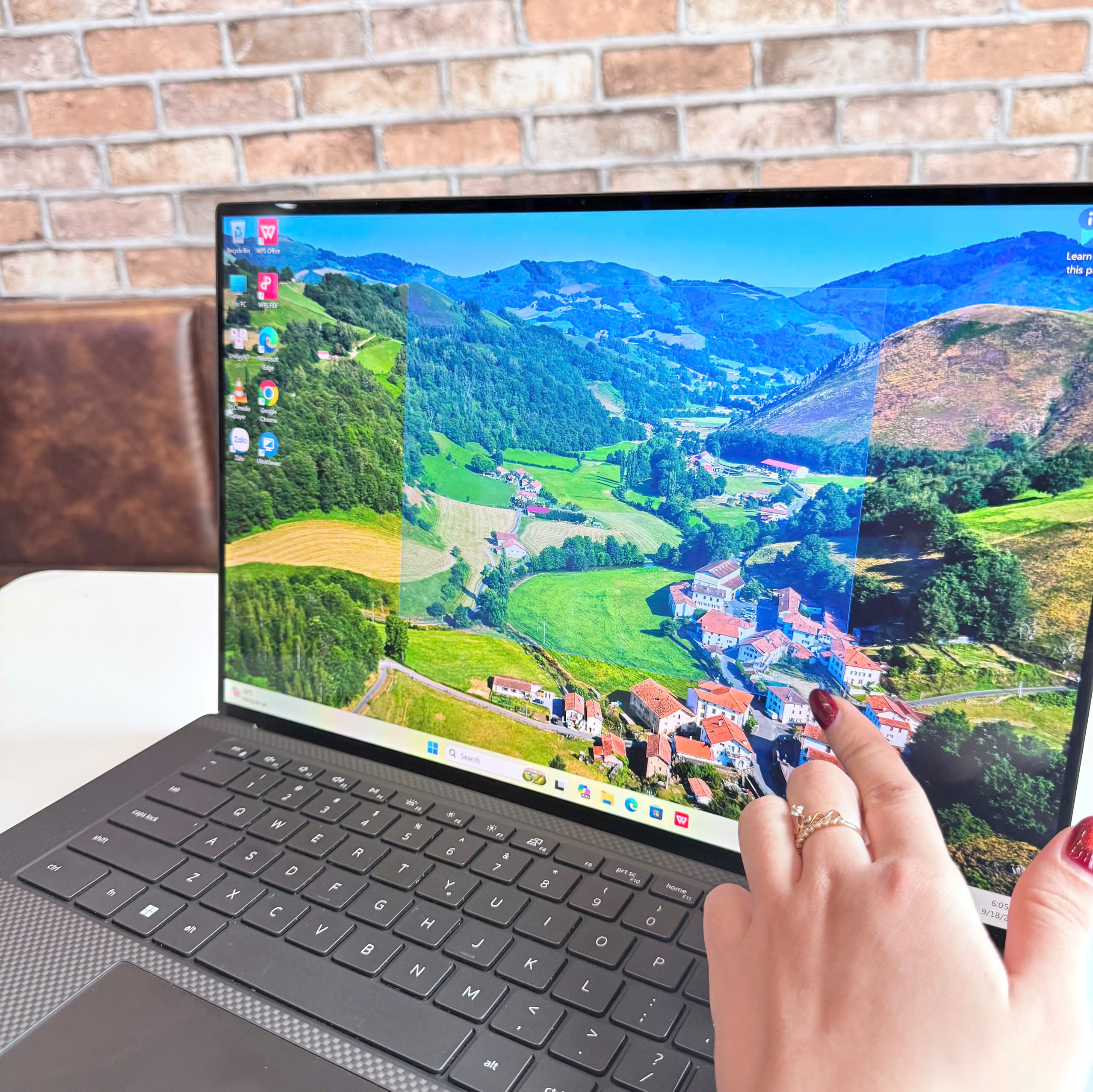 Dell XPS 15 9520 – Màn hình UHD+ 4K Touch Màn hình Dell XPS 15 9520 UHD Plus 4K Touch