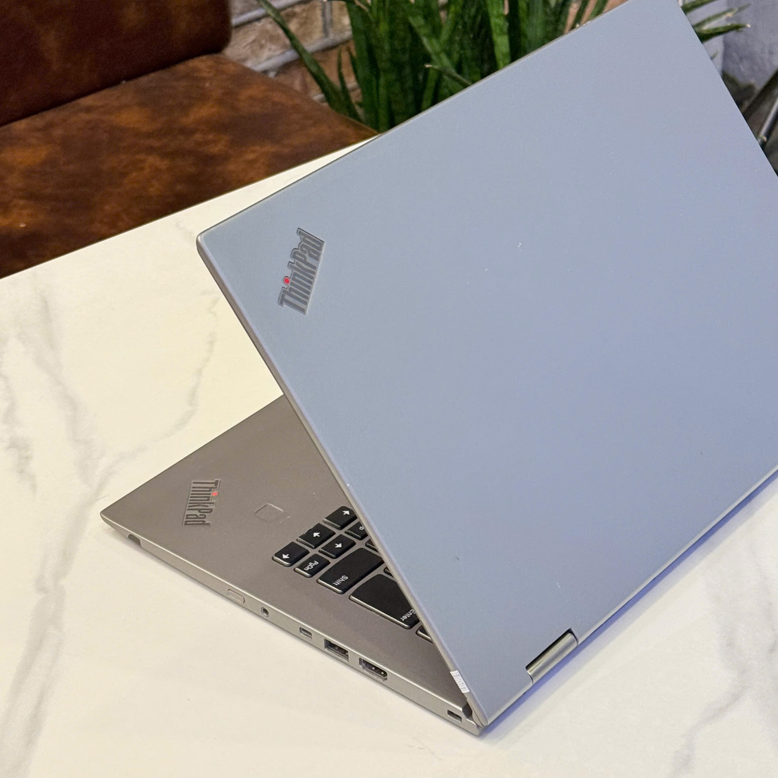 ThinkPad X1 Yoga Gen 3 – Thunderbolt 3 và HDMI Cổng kết nối ThinkPad X1 Yoga Gen 3