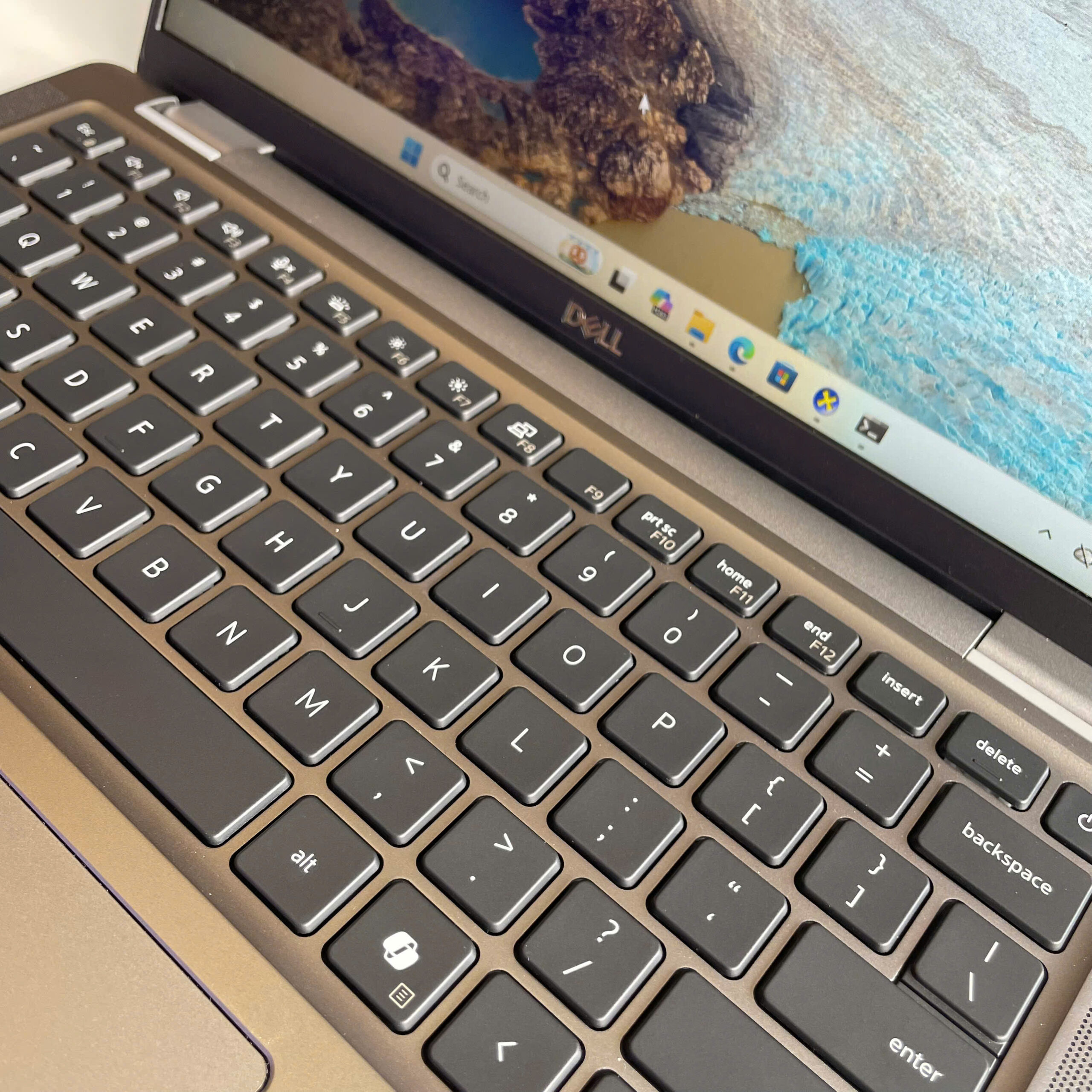 Dell Latitude 7450 – Màn hình 14 inch FHD+ Màn hình Dell Latitude 7450 FHD Plus