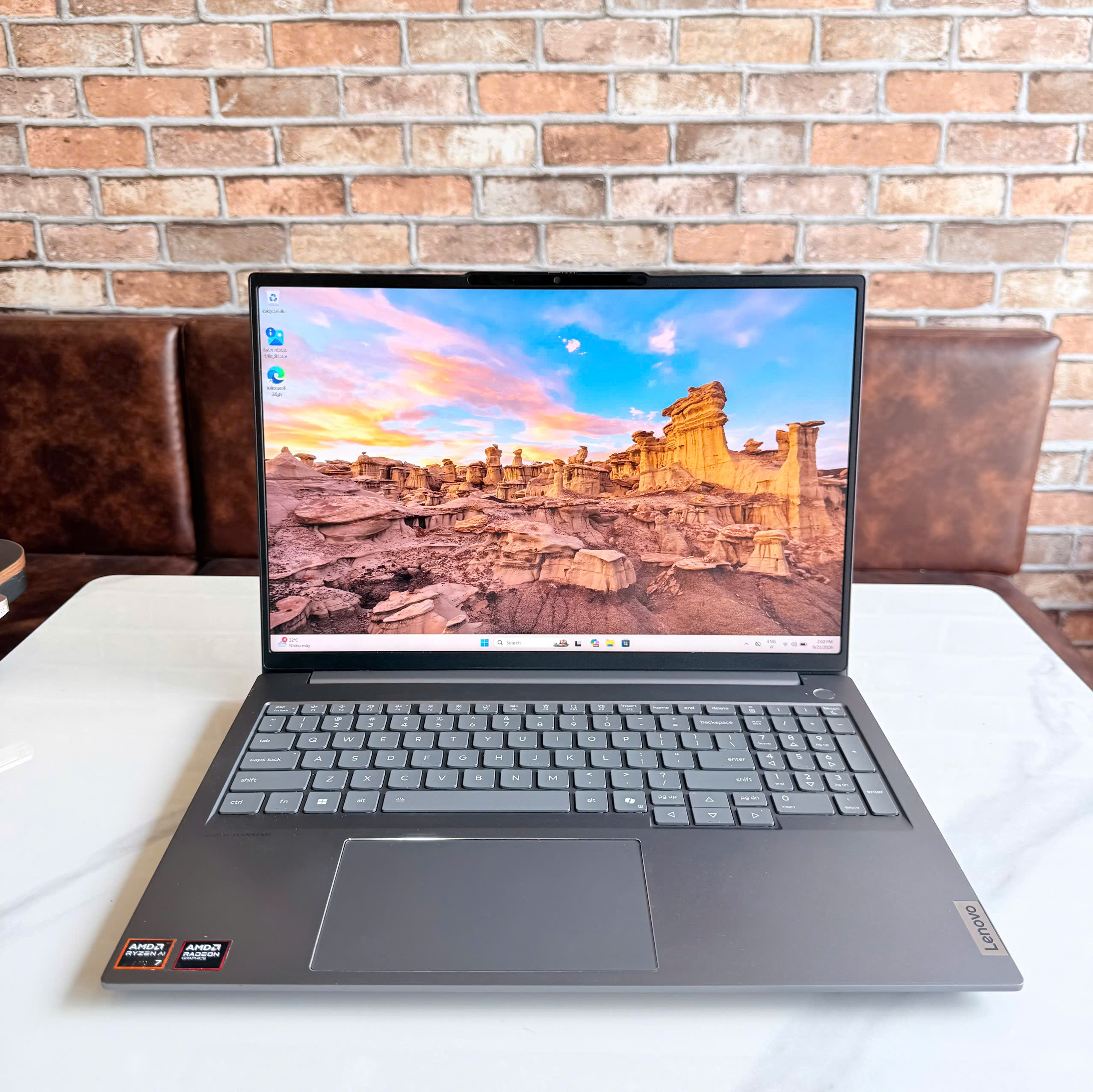 Lenovo ThinkBook 16 G7+ – Thiết kế tổng thể Lenovo ThinkBook 16 G7 Plus Ryzen AI 7 350 RAM 32GB SSD 1TB