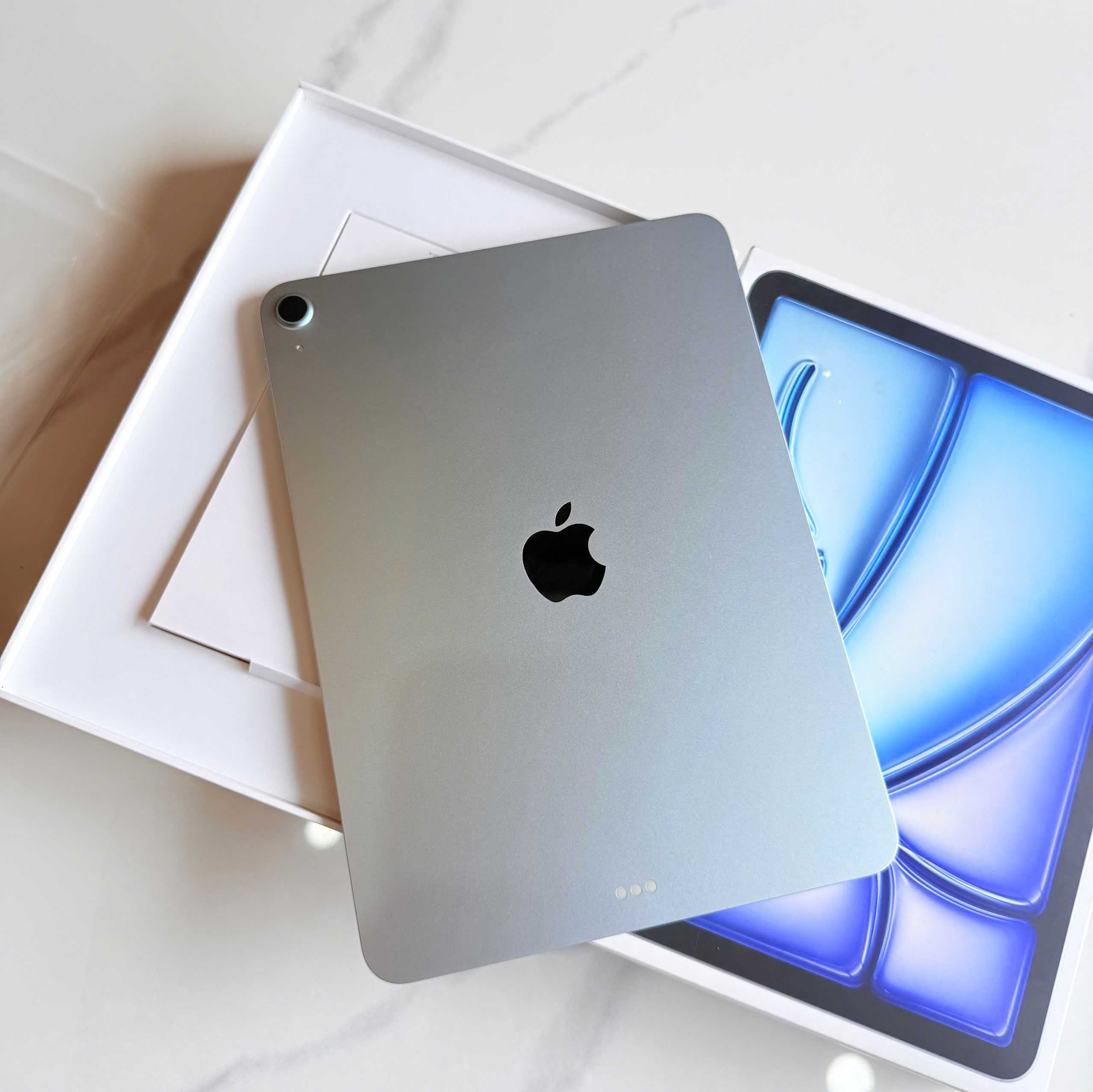 iPad Air M3 – USB-C và Apple Pencil USB-C và Apple Pencil iPad Air 11 M3