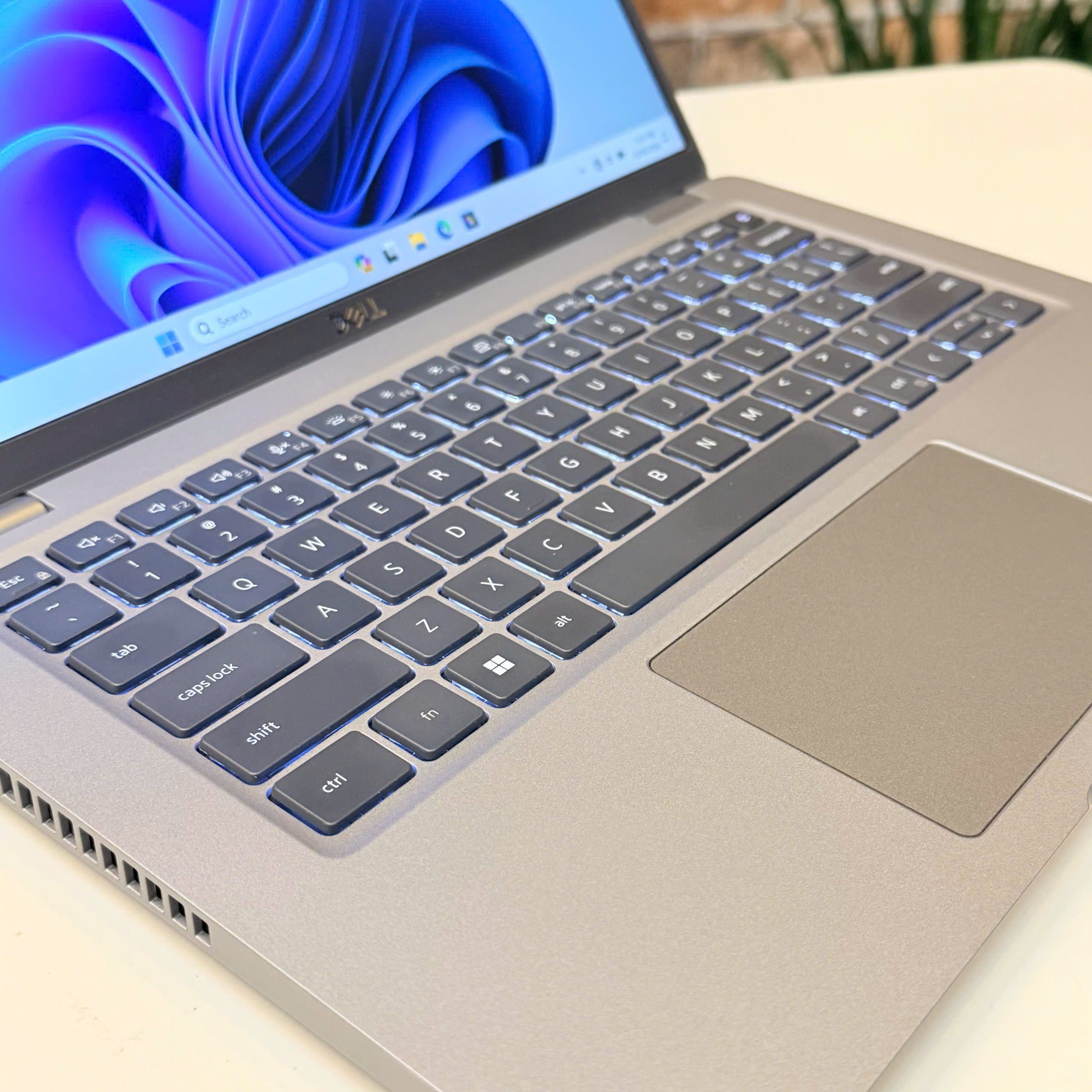 Dell Latitude 5430 – Màn hình 14 inch FHD Màn hình Dell Latitude 5430 14 inch Full HD