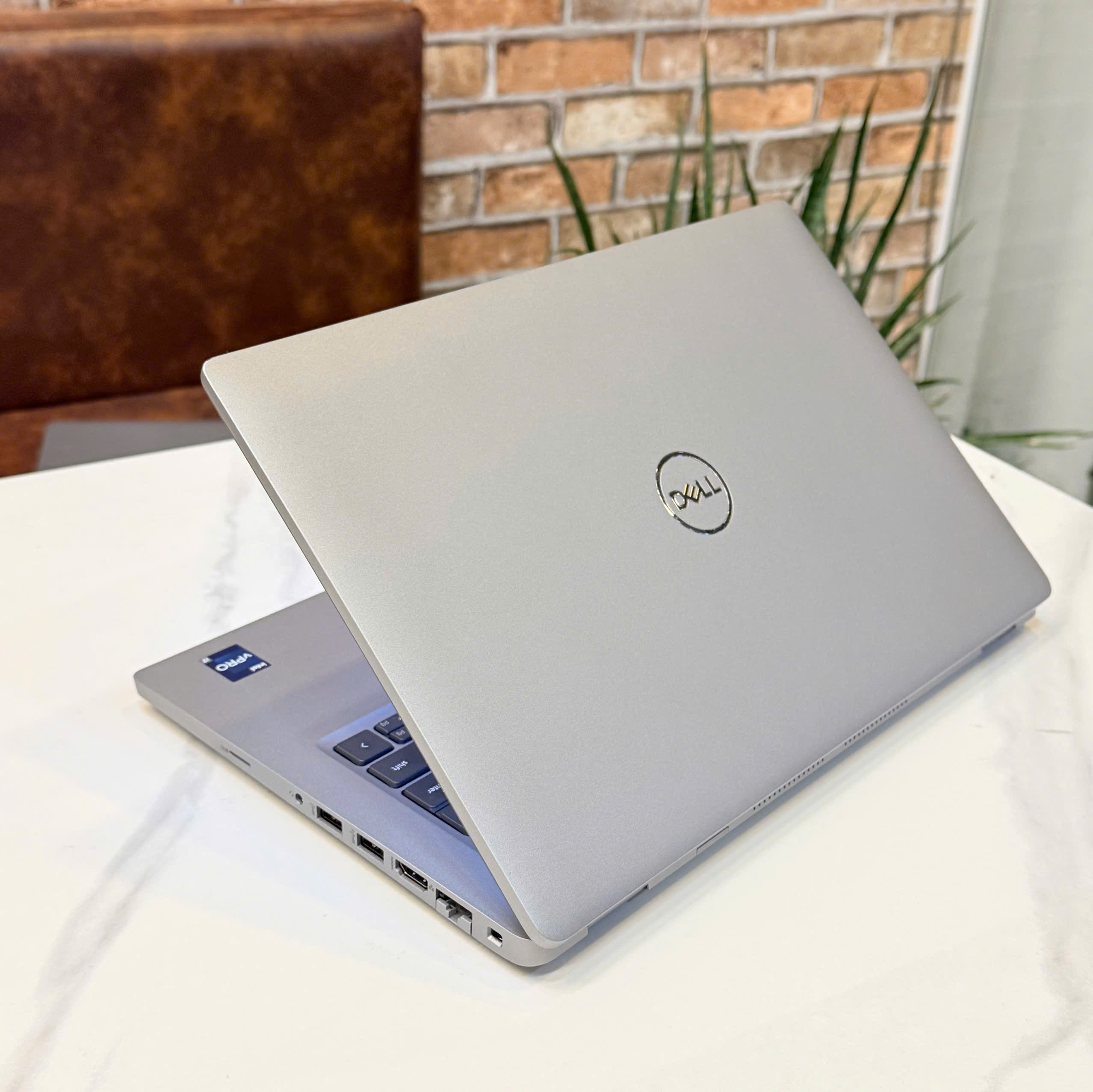 Dell Latitude 5430 – Thunderbolt 4 HDMI RJ45 Cổng kết nối Dell Latitude 5430