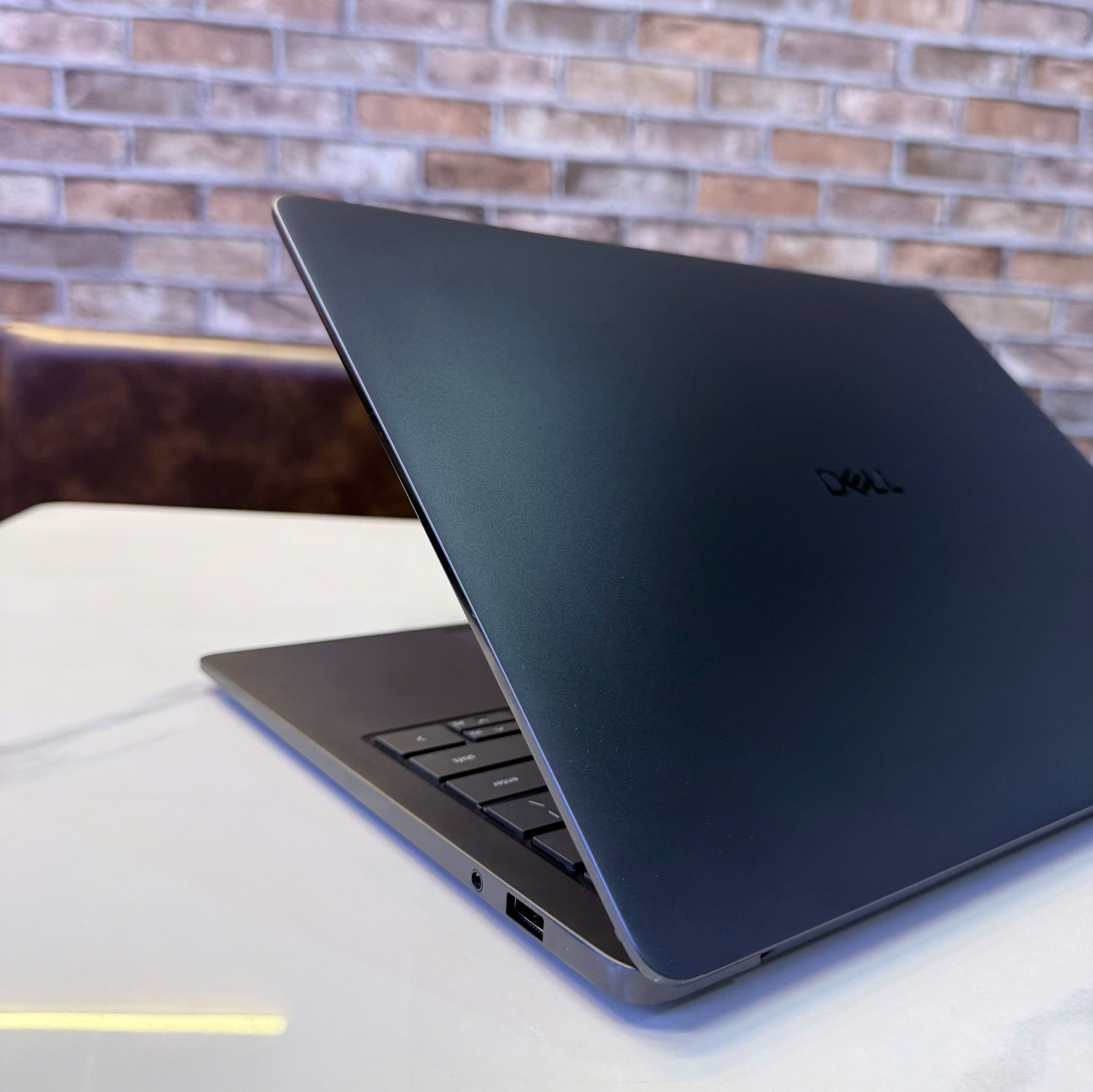 Dell 14S – USB4 và HDMI 2.1 Cổng kết nối Dell 14S DS14265 USB4 HDMI