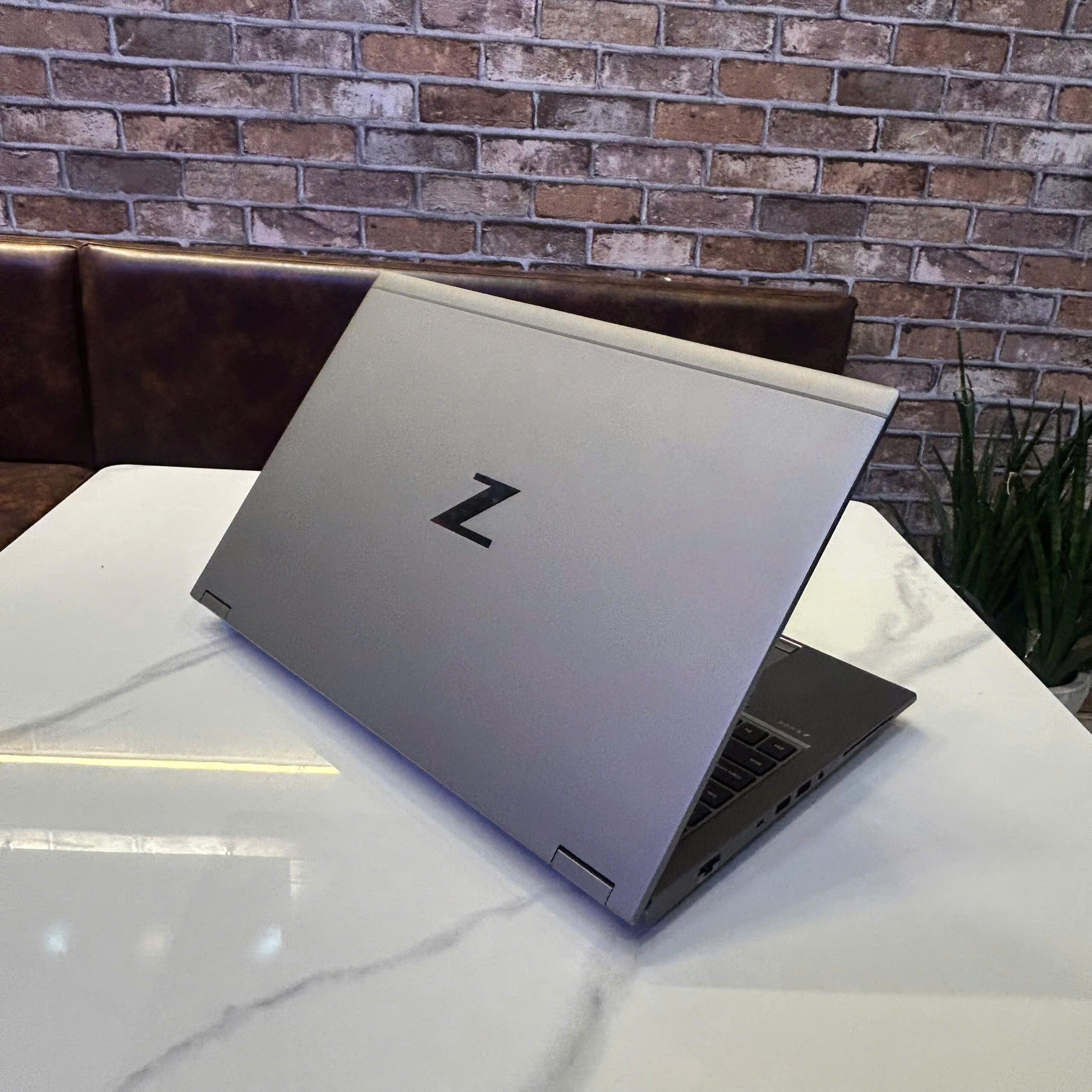 HP ZBook Fury 15 G8 Thunderbolt HDMI RJ45 Cổng kết nối HP ZBook Fury 15 G8