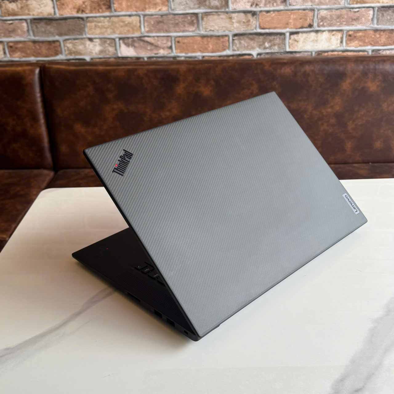 ThinkPad P1 Gen 5 Thunderbolt 4 Cổng ThinkPad P1 Gen 5