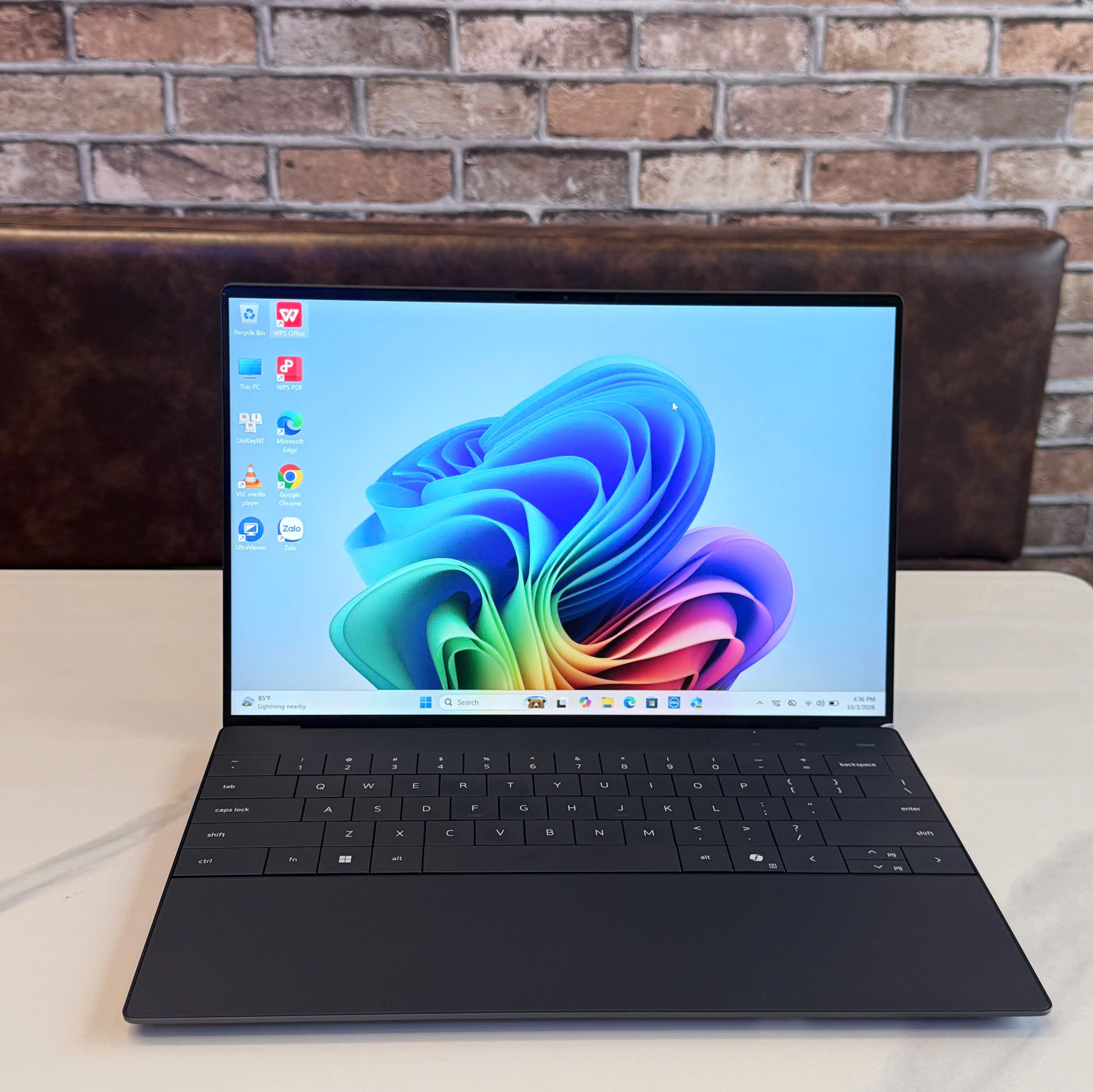 Dell XPS 13 9345 Dell XPS 13 9345 Snapdragon X Plus