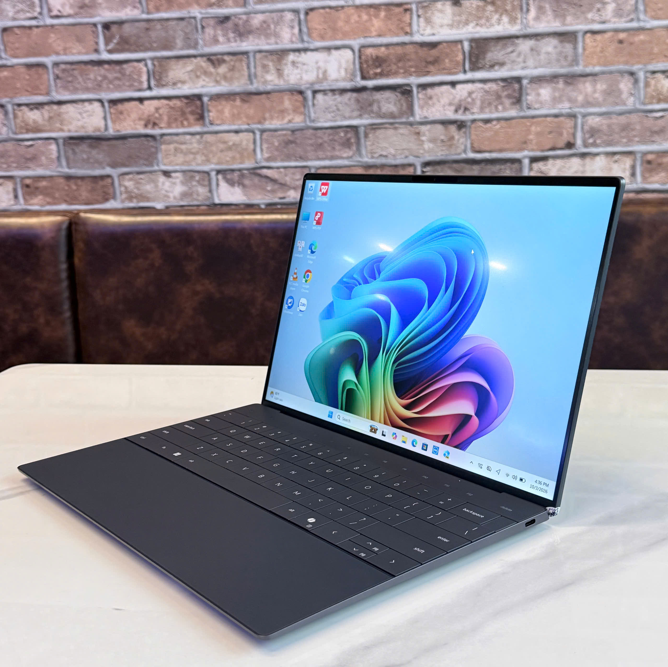 Dell XPS 13 9345 màn hình 120Hz Dell XPS 13 9345 FHD Plus
