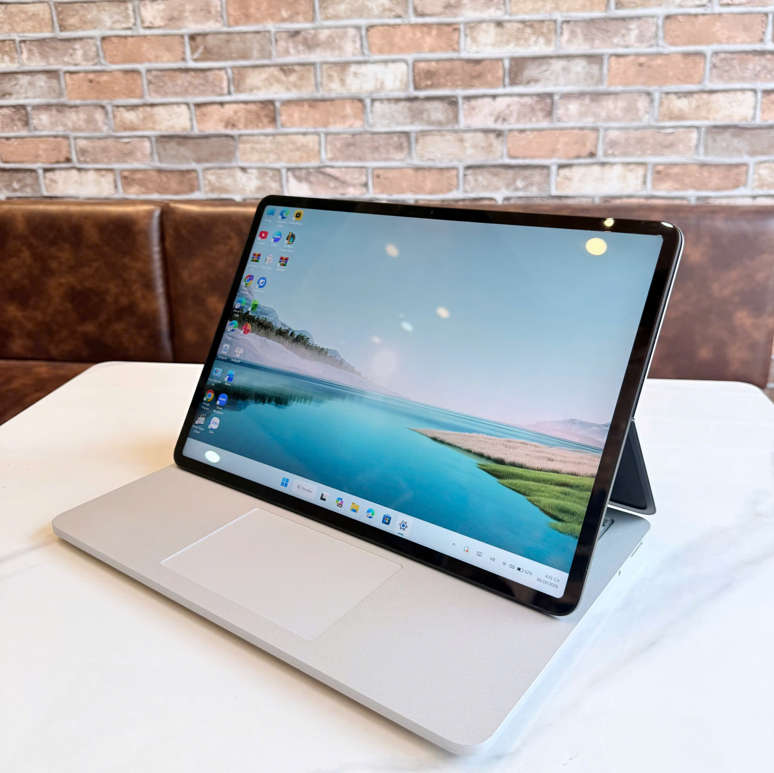 Surface Laptop Studio PixelSense Flow Surface Laptop Studio màn hình PixelSense Flow 2400 x 1600 120Hz