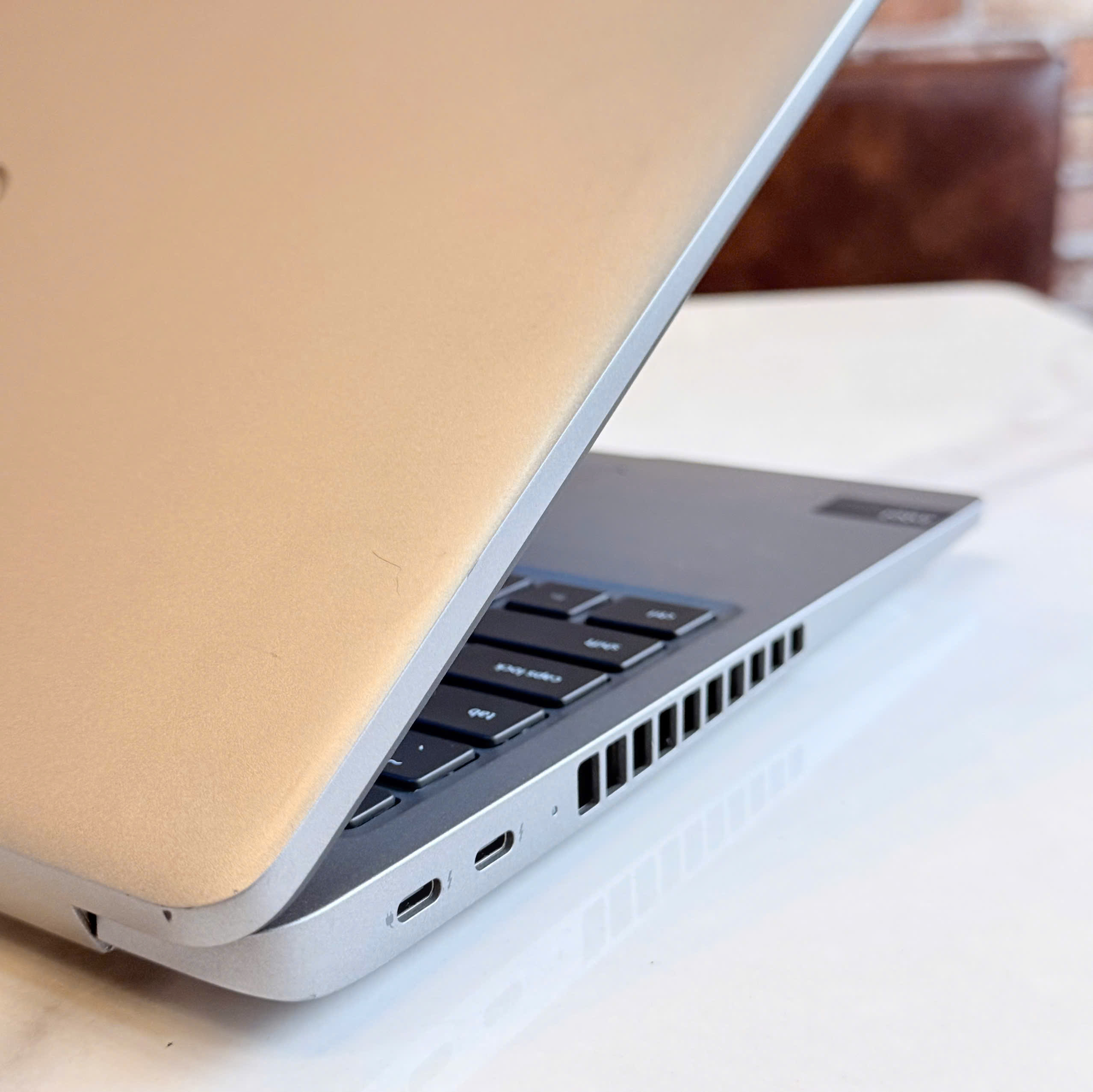 Dell Precision 3590 Thunderbolt 4 HDMI RJ45 Cổng kết nối Dell Precision 3590