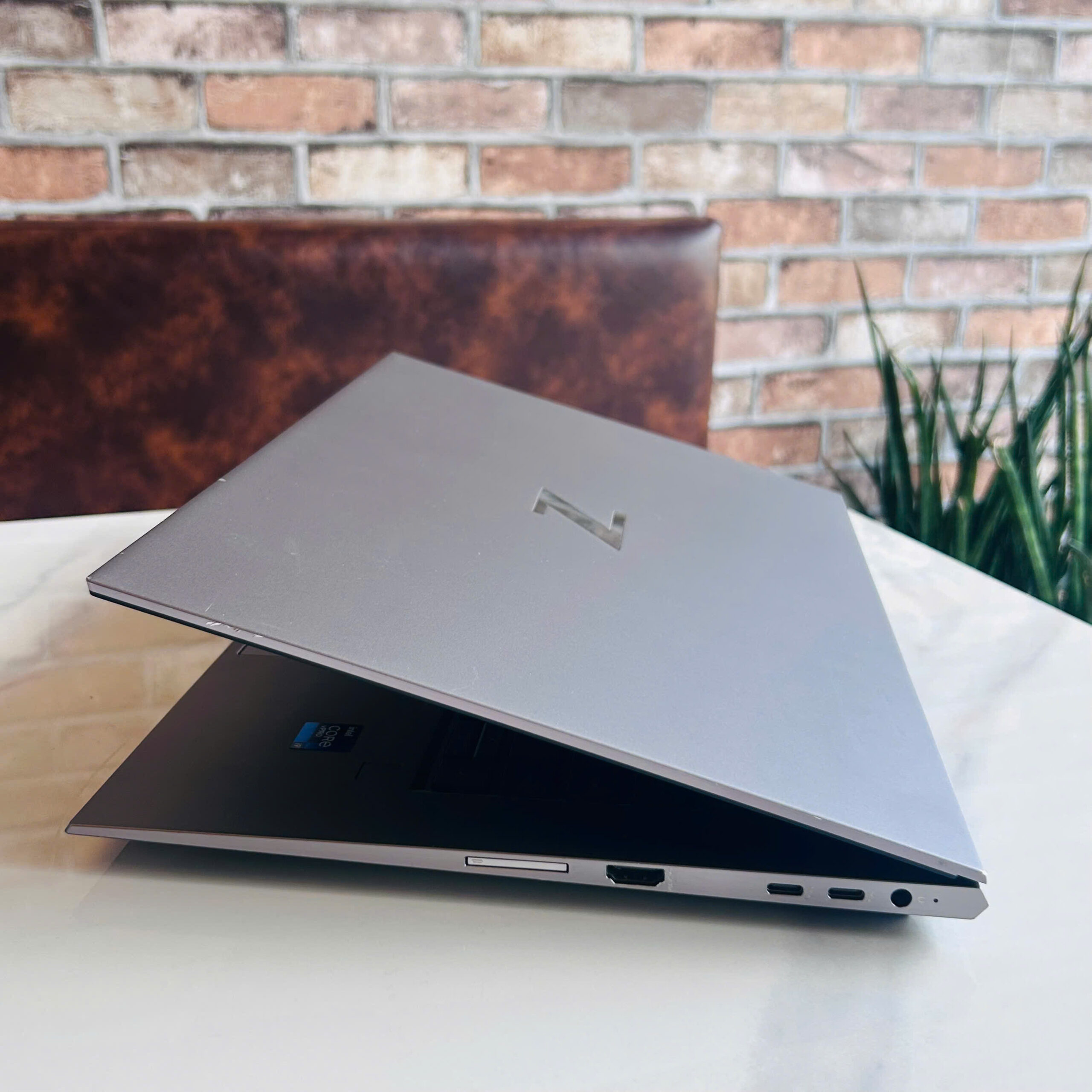 HP ZBook Studio G8 Ports Cổng kết nối HP ZBook Studio G8