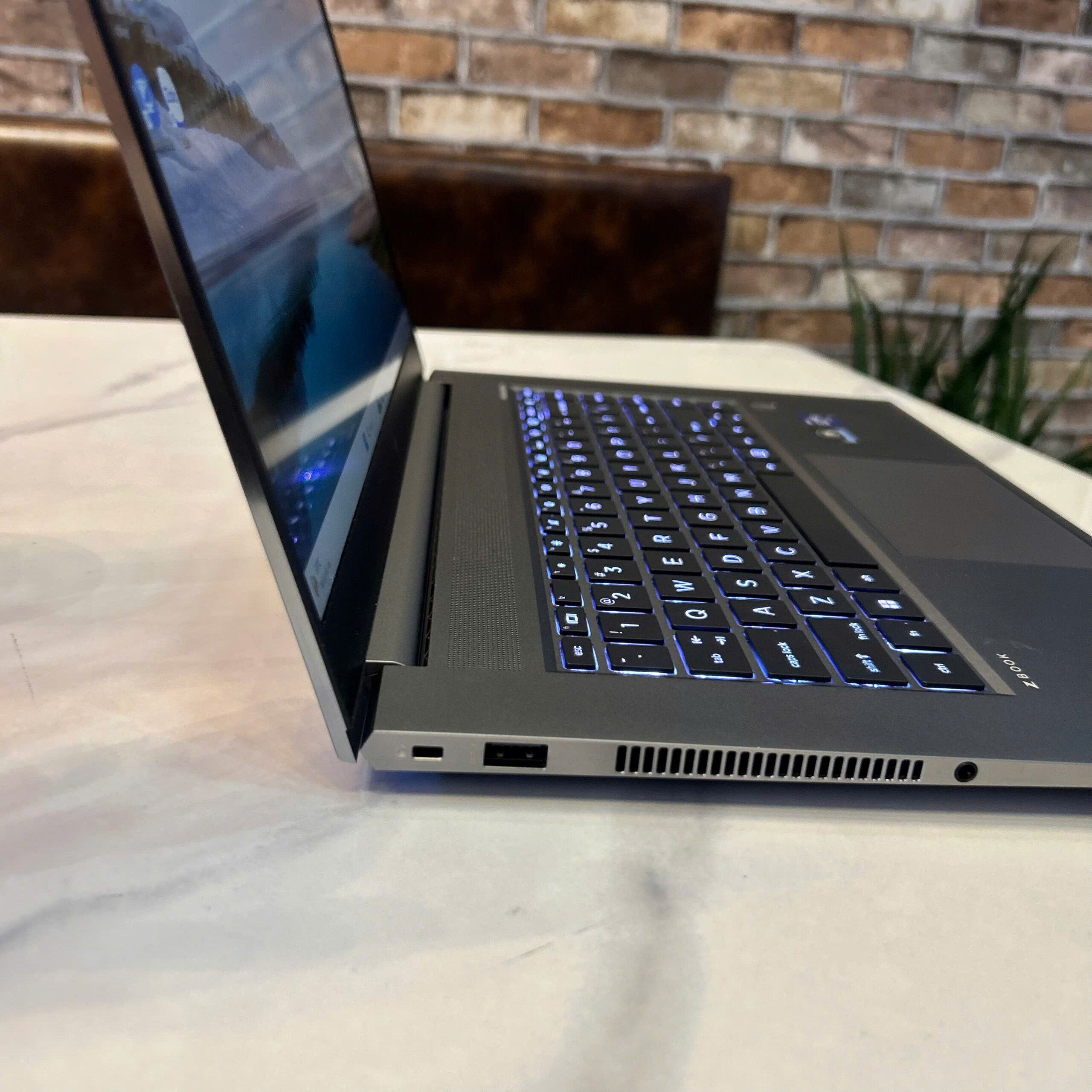 HP ZBook Studio G8 Full HD