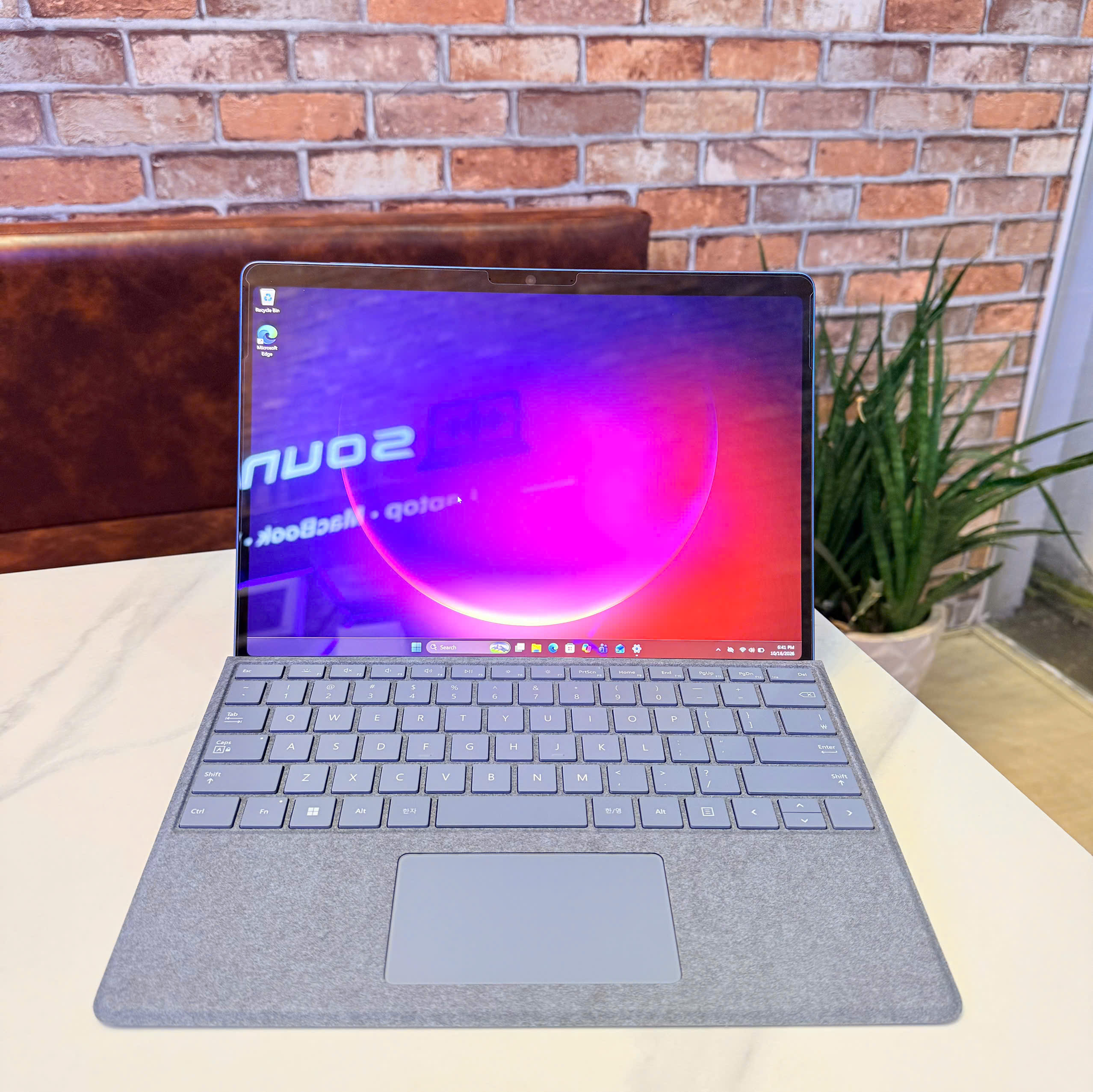 Microsoft Surface Pro 11 Snapdragon X Elite