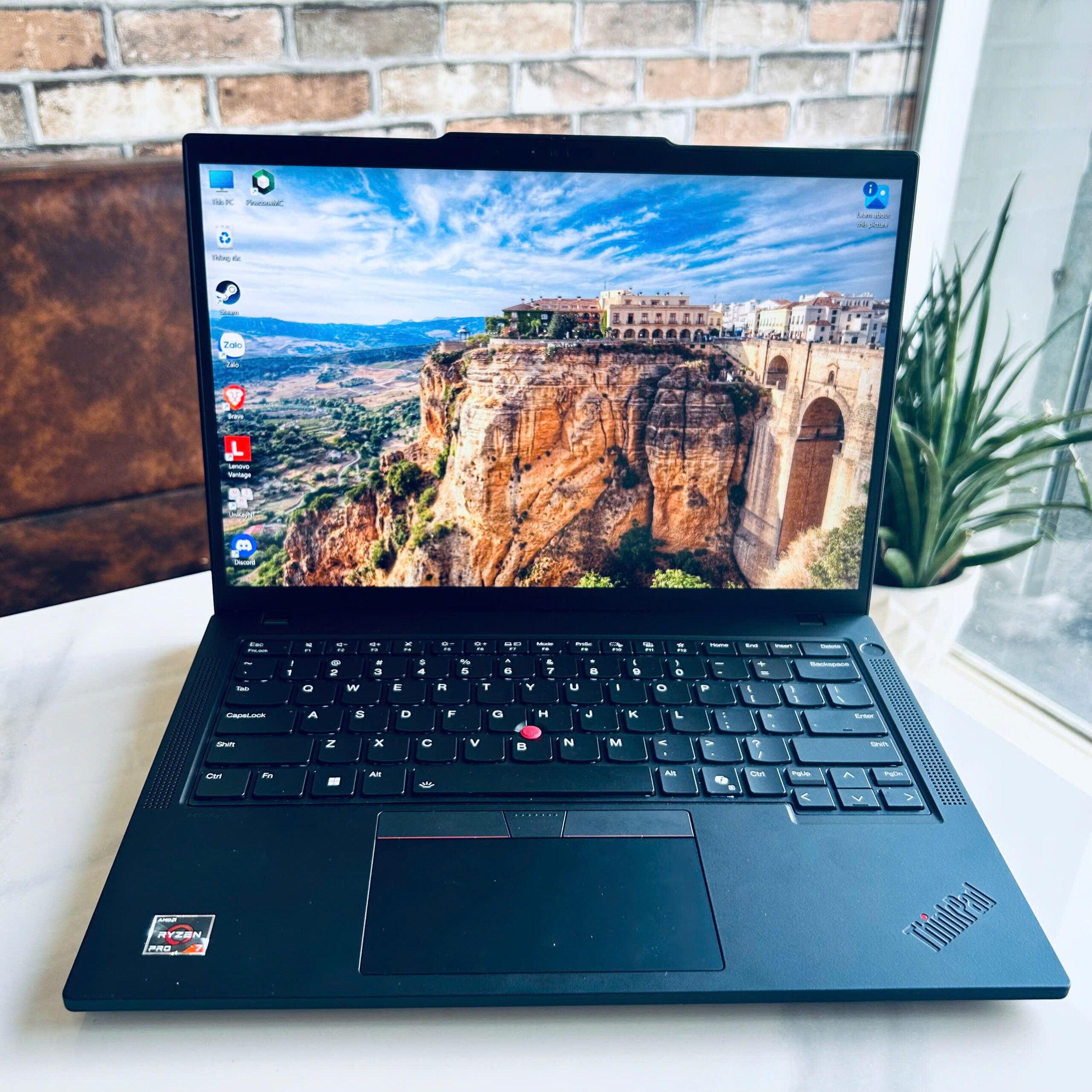 Lenovo ThinkPad T14 Gen 5 AMD Lenovo ThinkPad T14 Gen 5 AMD Ryzen 7 PRO 8840U