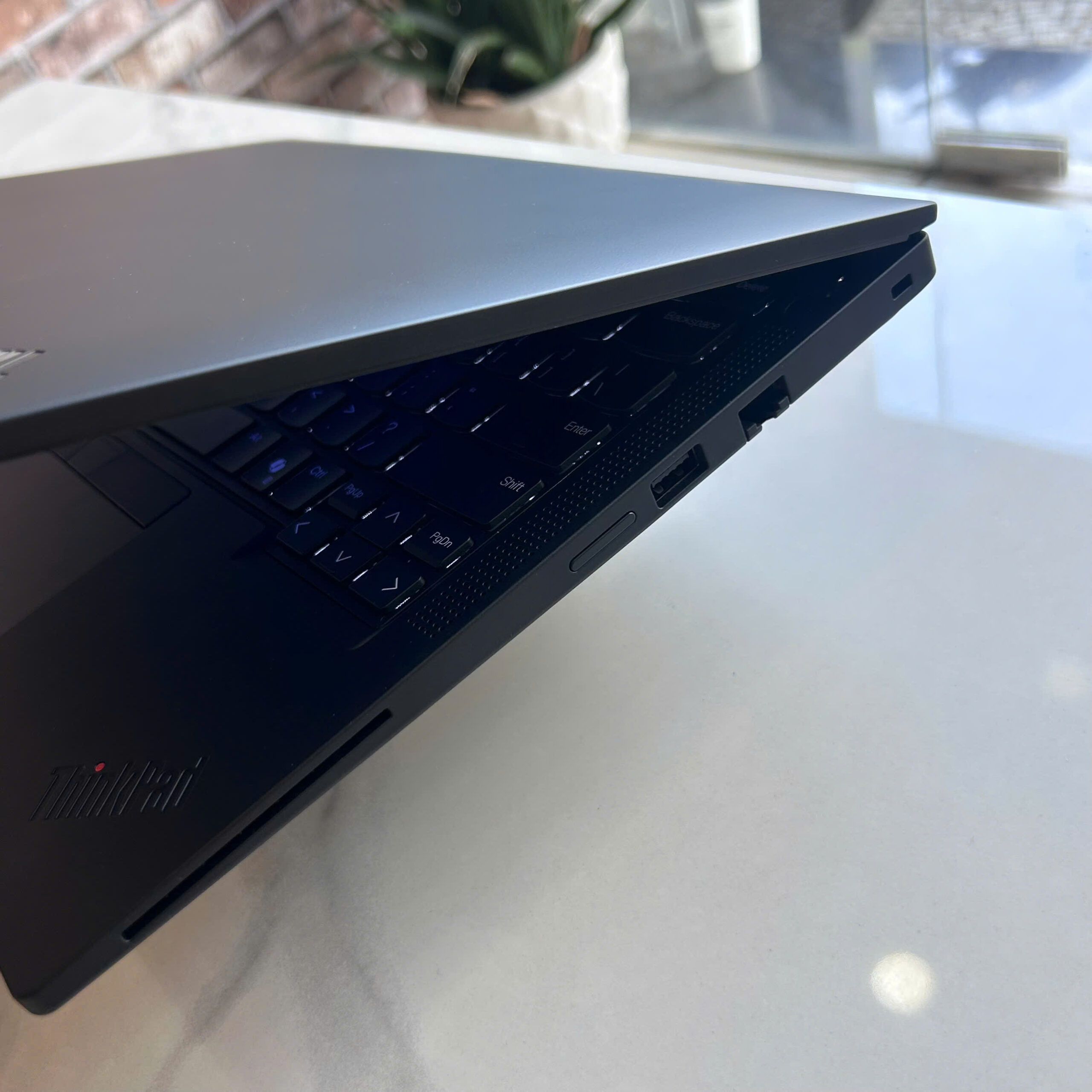 ThinkPad T14 Gen 5 AMD Connectivity ThinkPad T14 Gen 5 AMD Ports