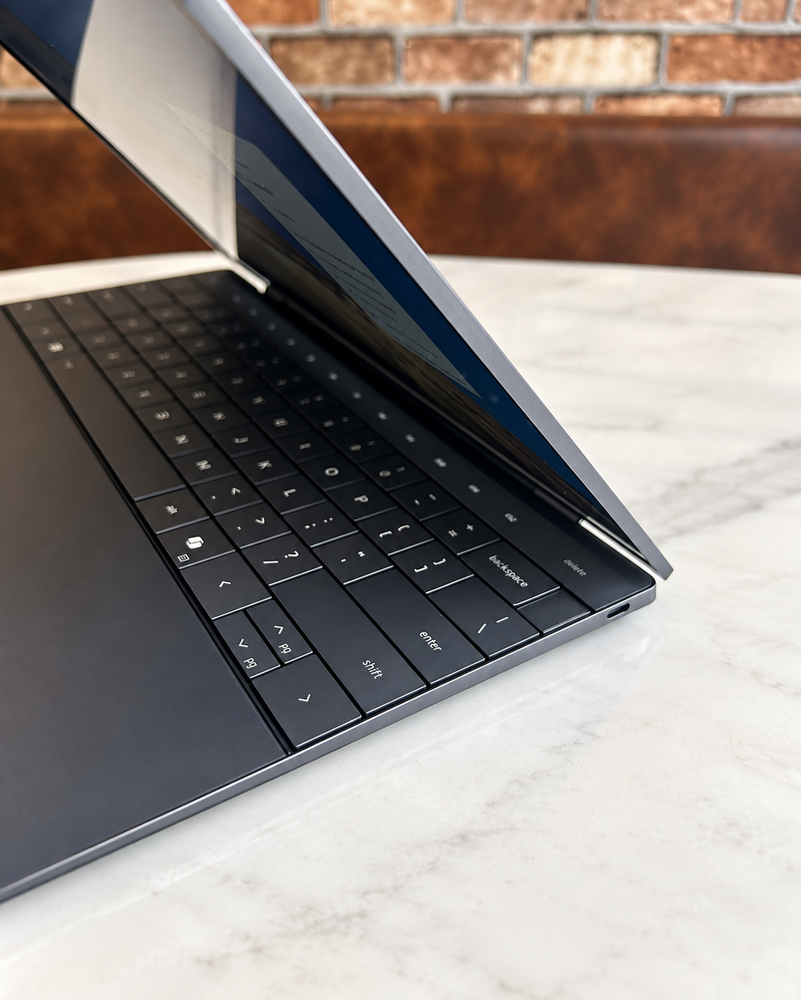 Dell XPS 13 9350 FHD Plus 120Hz Dell XPS 13 9350 màn hình FHD Plus 120Hz