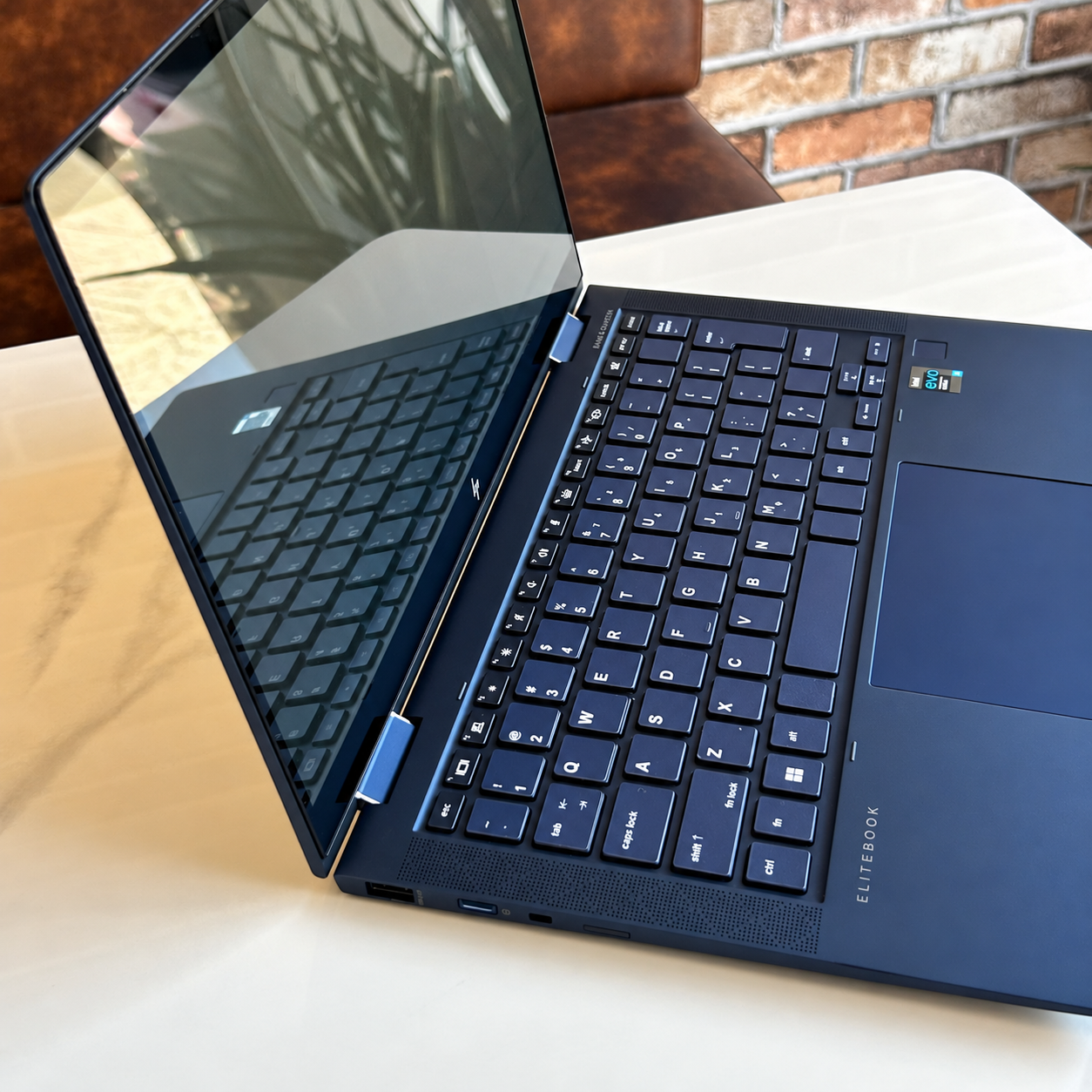 HP Elite Dragonfly G2 Touch Display HP Elite Dragonfly G2 Full HD Touch