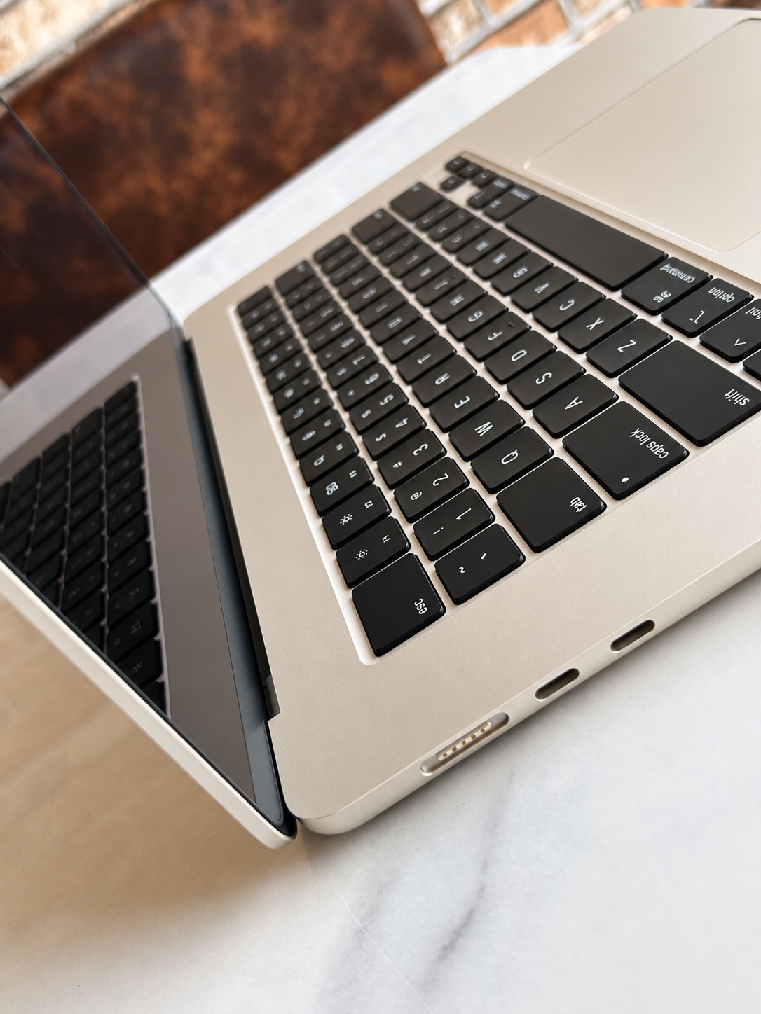 MacBook Air 15 M4 Liquid Retina Display MacBook Air 15 M4 Liquid Retina 2880x1864