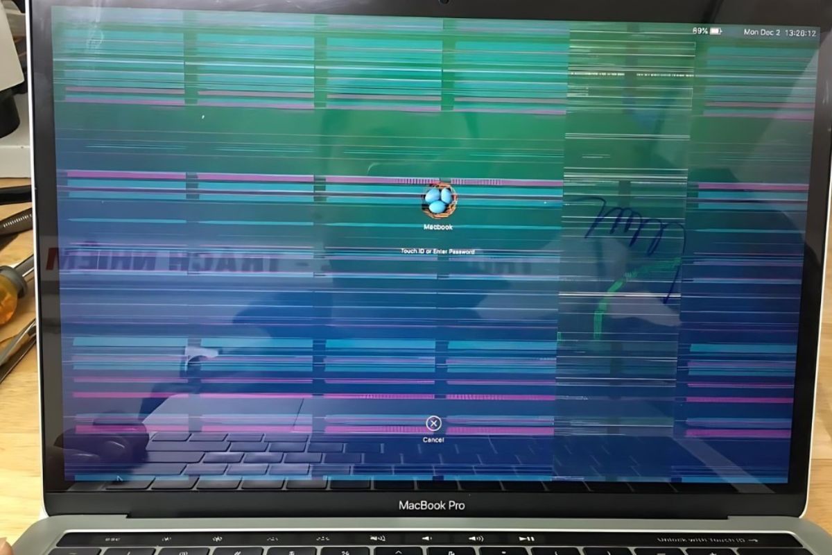 Các dấu hiệu MacBook bị vô nước